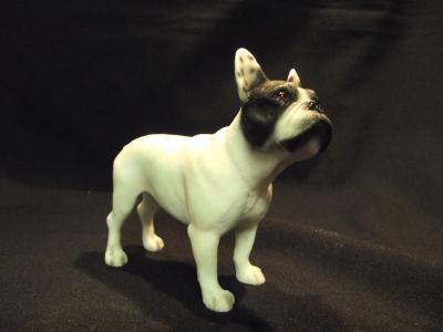 Statue de Collection LEONARDO - BOULEDOGUE FRANCAIS BLANC ET NOIR